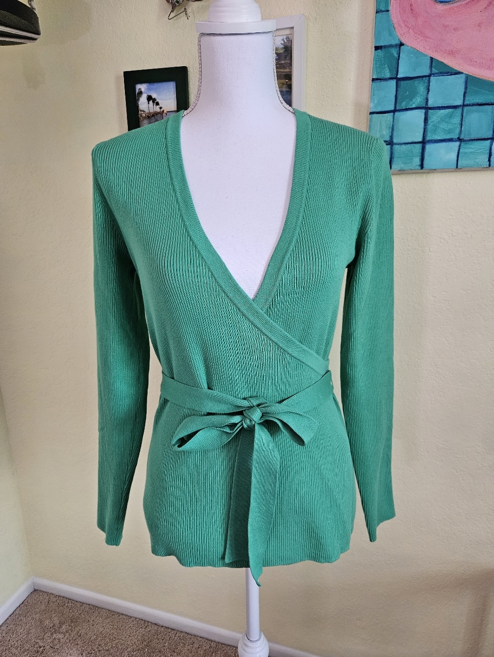 Cabi Cocktail cardigan In Spearmint. Wrap V-Neck Sweater with Tie Waist Sz Small